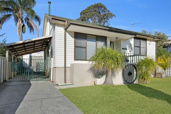 27 Essex Street, Berkeley NSW 2506