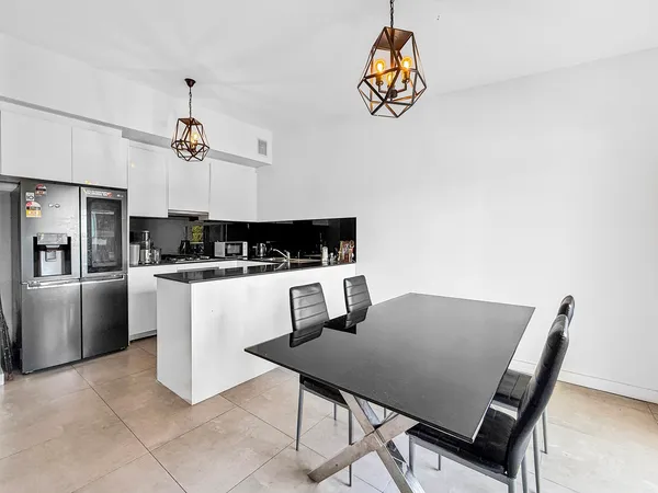 2/3 Hingston Close, Lake Heights NSW 2502