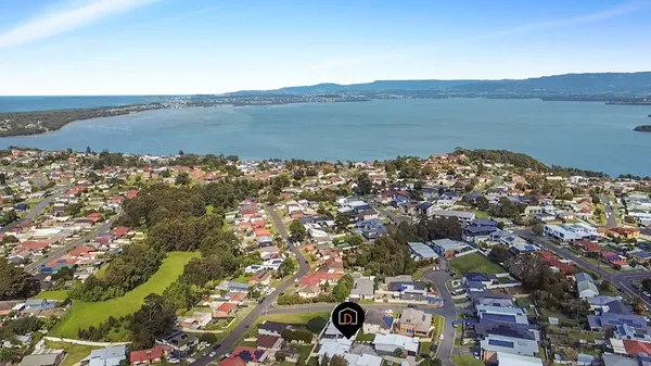 2/3 Hingston Close, Lake Heights NSW 2502 - Image 2