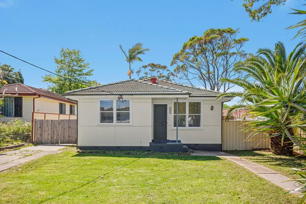 7 Alfred Crescent, Lake Illawarra NSW 2528