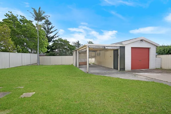 87 Queen Street, Lake Illawarra NSW 2528 - Image 2