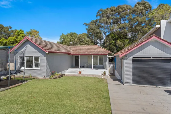 149 Gladstone Avenue, Mount Saint Thomas NSW 2500