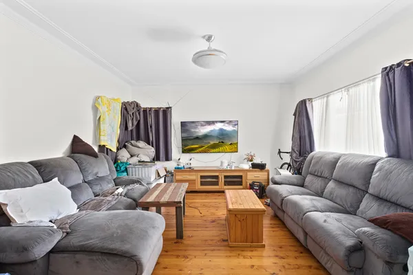 149 Gladstone Avenue, Mount Saint Thomas NSW 2500 - Image 2