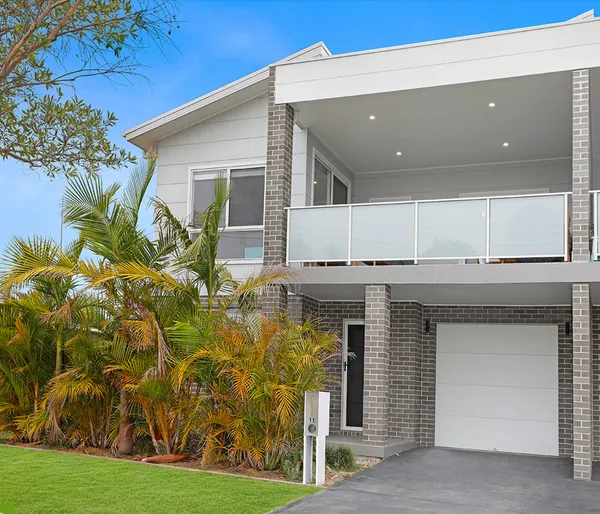 11 Reid Street, Oak Flats NSW 2529