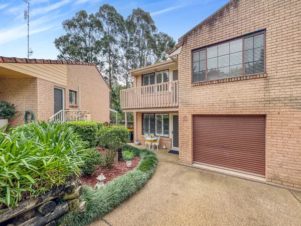 2/46 Cummins Street, Unanderra NSW 2526