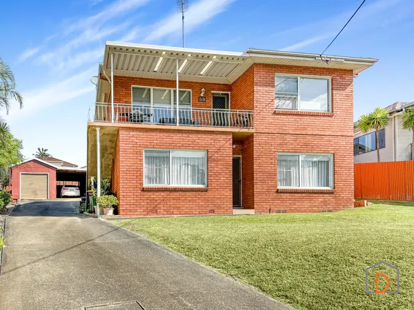 39 Cummins Street, Unanderra NSW 2526