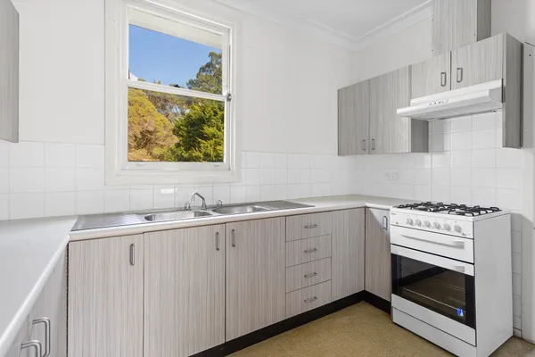 51 Maynes Parade, Unanderra NSW 2526