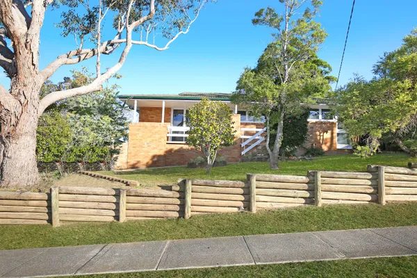 53 Waples Road, Unanderra NSW 2526