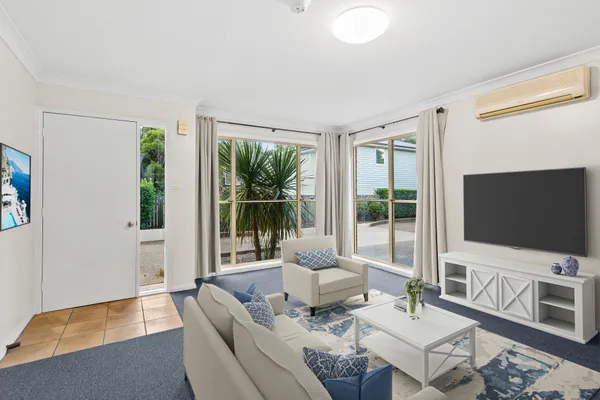 2/50 Rosemont Street, Wollongong NSW 2500 - Image 2